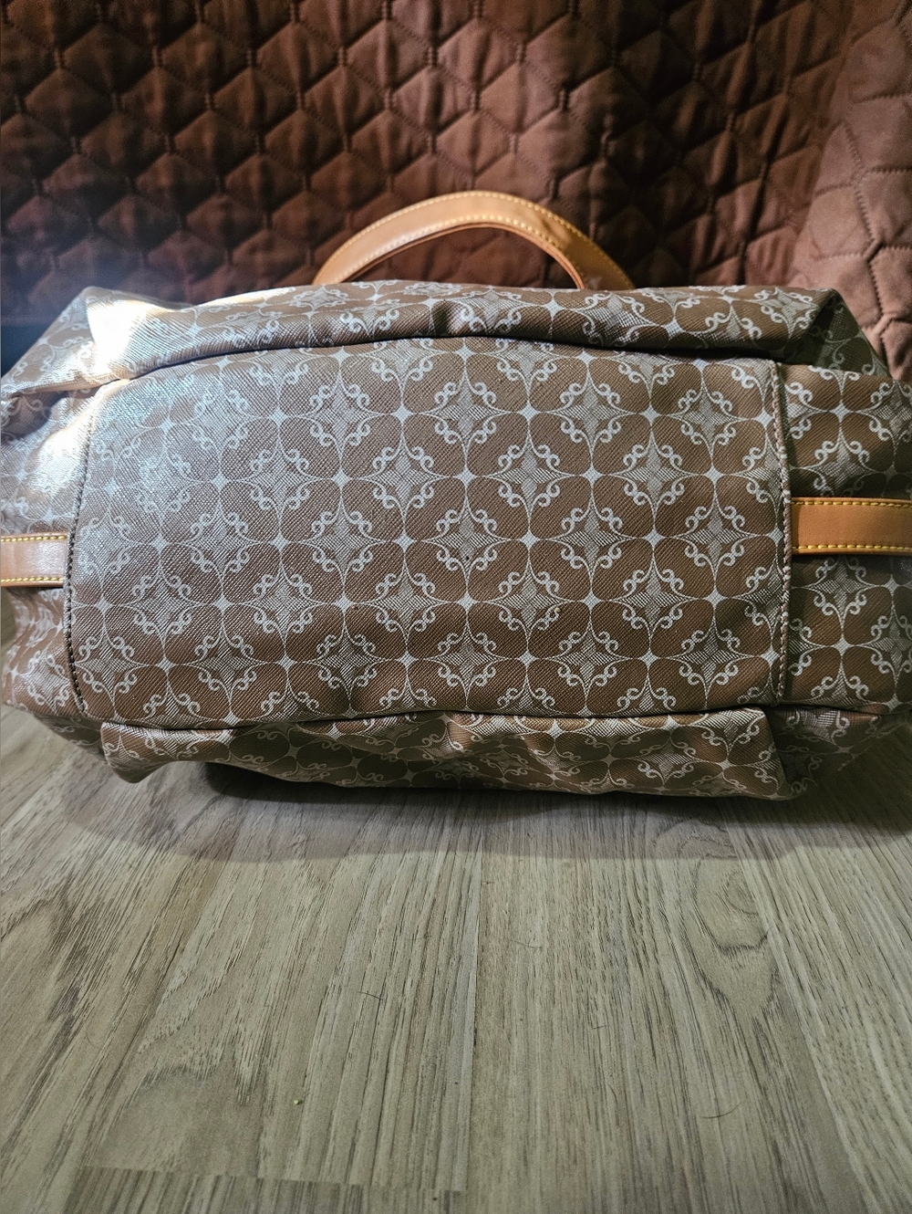 💥Sale💥Neutral Tan Patterned XD Shoulder Bag with Leather Trim - Picture 6 of 13